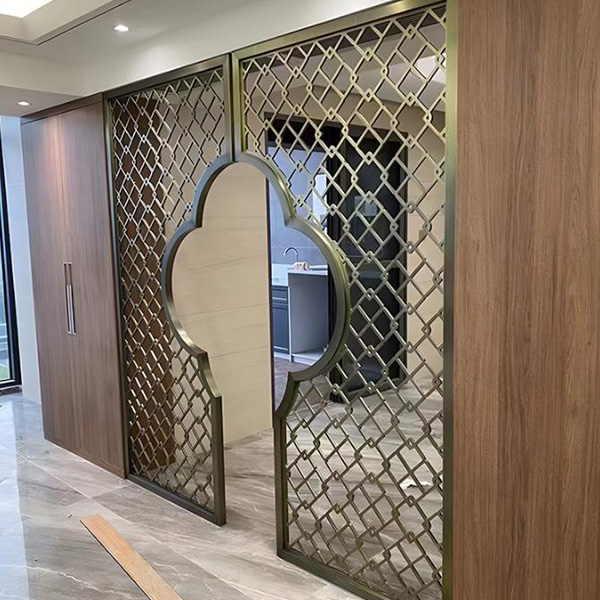 不銹鋼屏風(fēng)隔斷鏤空格柵客廳方通背景墻(圖1) 不銹鋼屏風(fēng)隔斷鏤空格柵客廳方通背景墻(圖1)