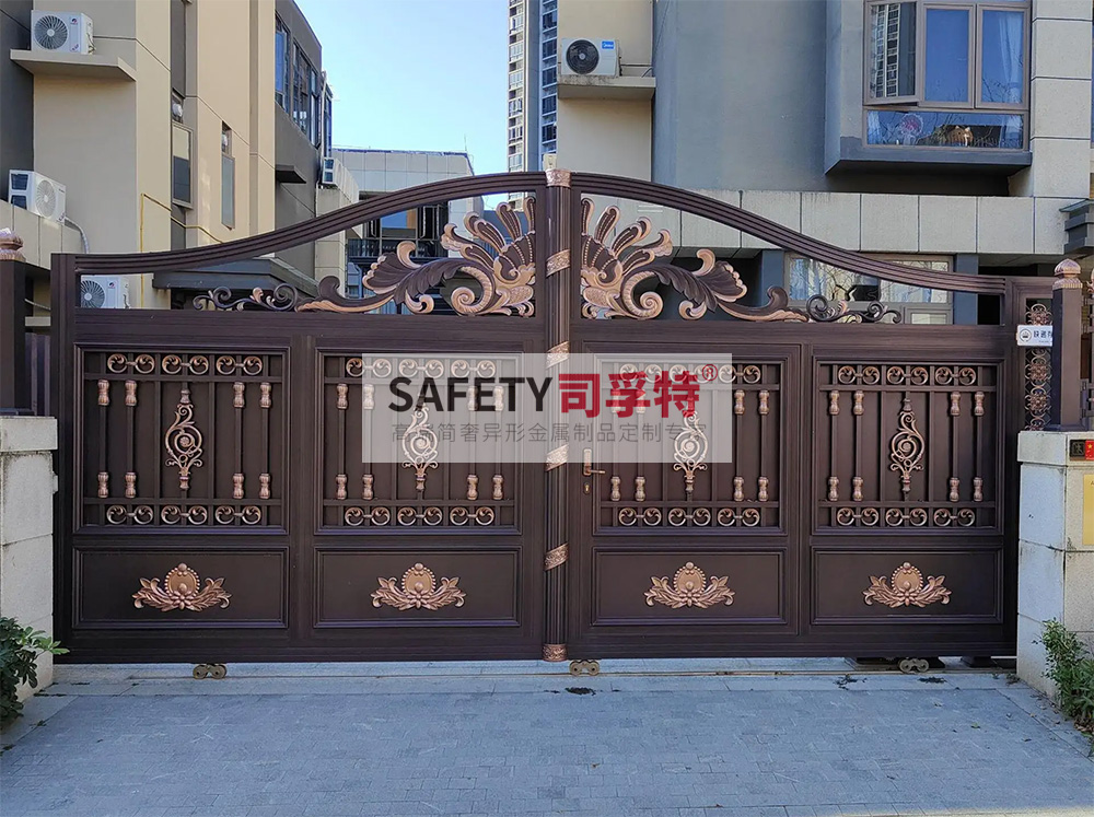別墅大門用什么材質(zhì)好？[別墅銅門，鋁藝別墅大門](圖4)