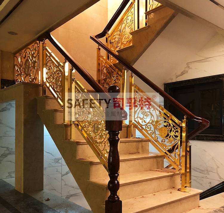 銅藝樓梯扶手：結(jié)構(gòu)獨(dú)特，造型優(yōu)美，堅(jiān)固耐用[司孚特銅藝護(hù)欄，銅樓梯扶手](圖2)