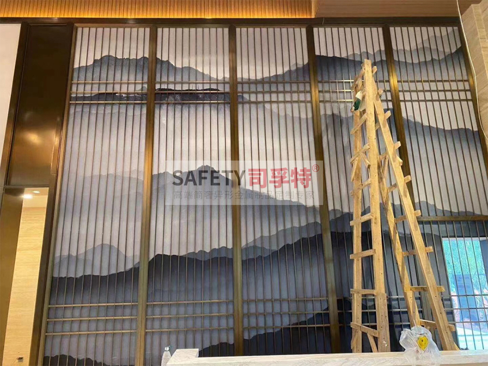 金屬屏風(fēng)（不銹鋼屏風(fēng)、鋁雕屏風(fēng)）安裝過程和步驟講解(圖1)