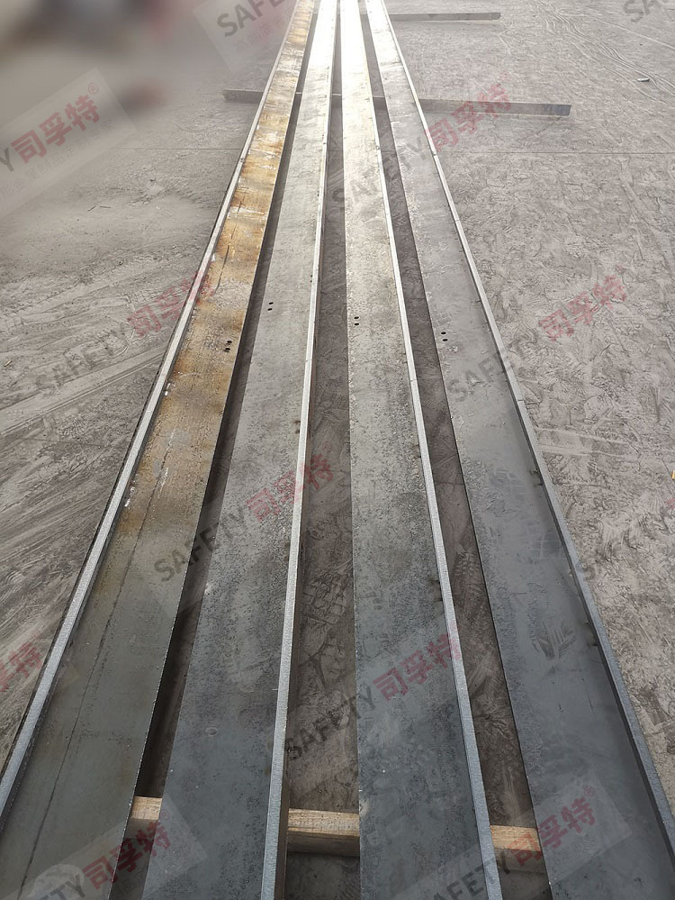 防火幕墻型材該怎么選擇 長期以來，建筑物的火災(zāi)時常發(fā)生，建筑物防火一直都是設(shè)計師注重的要點，特別是外裝飾幕墻防火，關(guān)乎著逃生，阻止火勢蔓的重要防線。防火幕墻也隨之應(yīng)運(yùn)而生。那么，防火幕墻的最重要部分—(圖6)