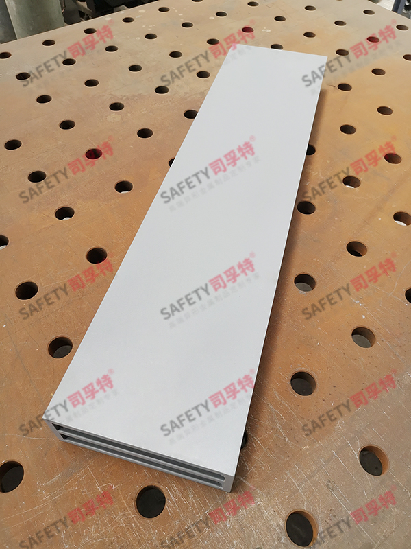 平日型氟碳噴涂精制鋼幕墻型材(圖5) 平日型氟碳噴涂精制鋼幕墻型材(圖5)